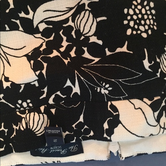 🌸 Perfect for spring 🌸 Jcrew floral pencil skirt - Picture 3 of 3